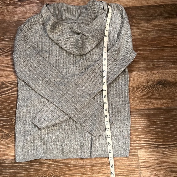 Peck & Peck silver sparkle holiday hoodie sweater EUC! Size L - Picture 5 of 7